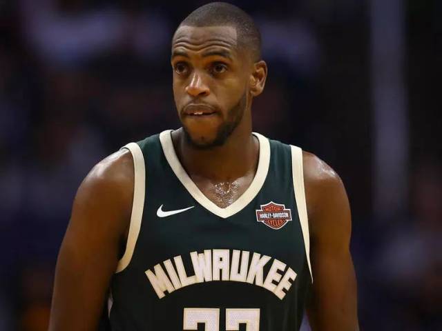 尤其在外线 尤其在外线