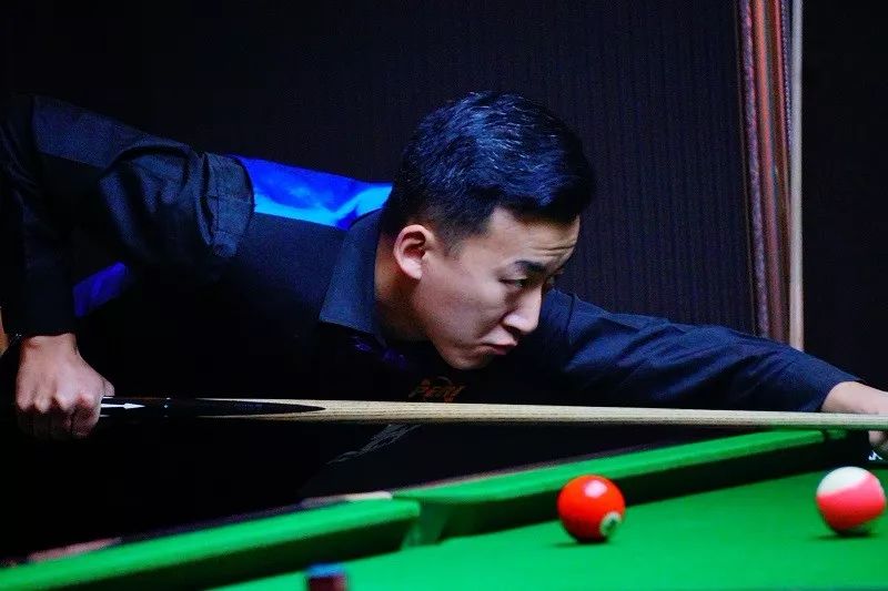 替补席的球 替补席的球