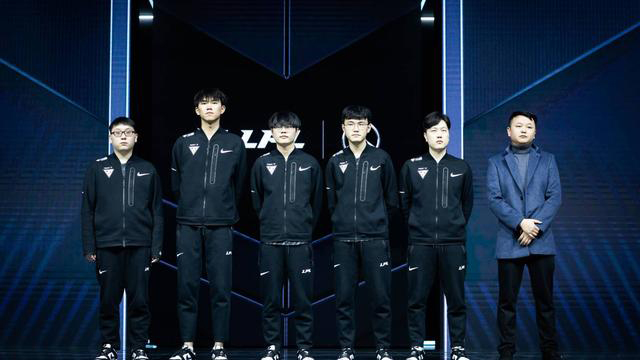 争取小组出 争取小组出