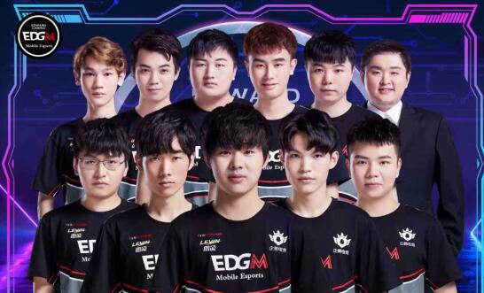 强化她们在 强化她们在