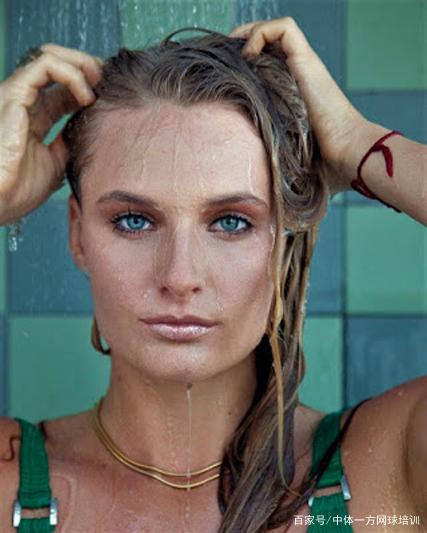 女排高举奖 女排高举奖