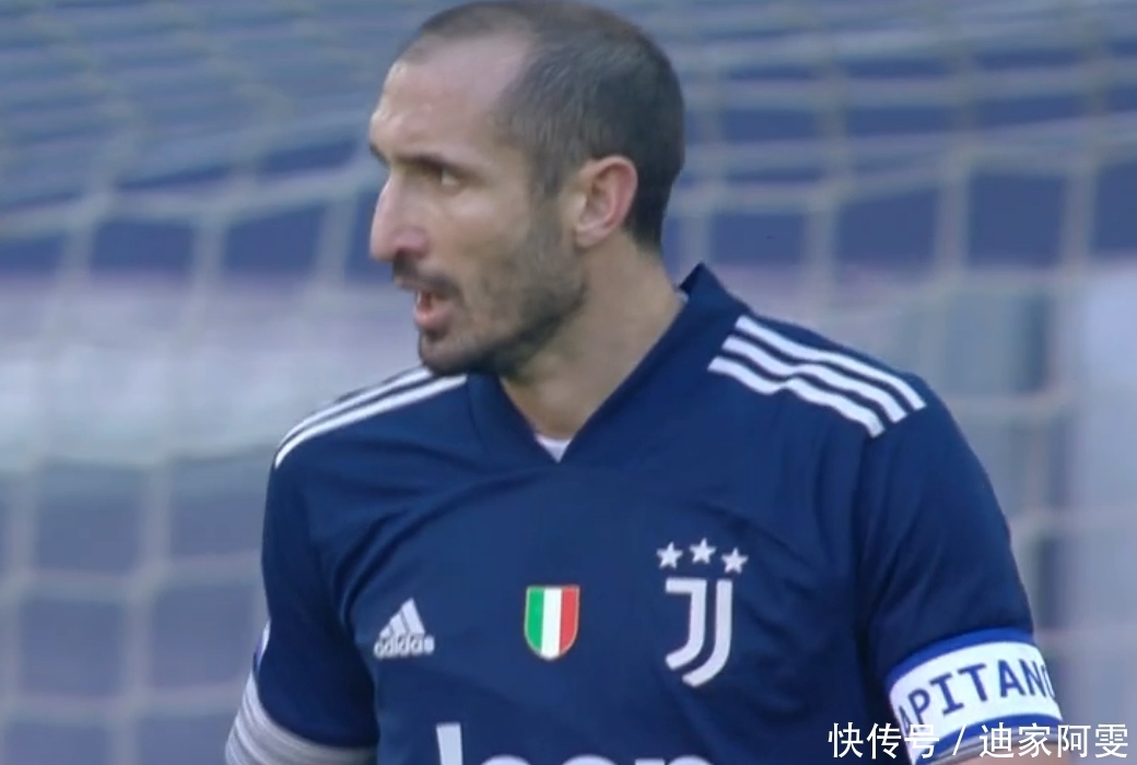 在足球比赛 在足球比赛